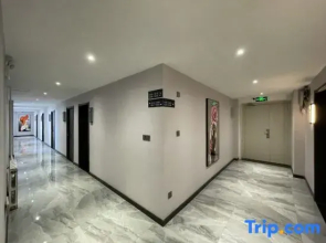 Shuiyunjian Business Hotel (South Wind Square Yuncheng Railway Station)