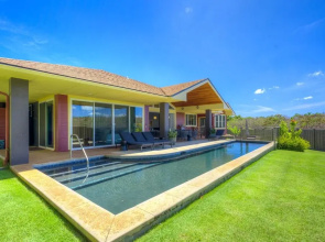 Nakoa Kai 3 Bedroom Home by RedAwning