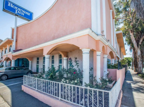 Rodeway Inn near Melrose Ave