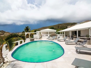 Seven-Bedroom Villa Alizee