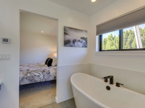 Mt Hood Views: Modern Underwood Home w/ Deck!