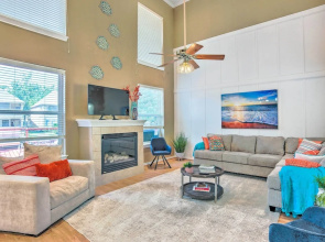 Beautiful Montgomery Home w/ Lakefront Deck!