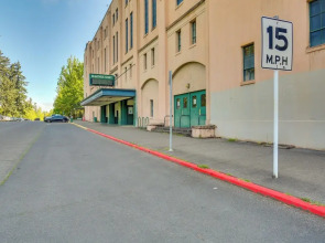 Centrally Located Eugene Apt < Half-mi to UO!