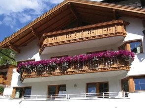 Cosy Flat With Balcony or Terrace