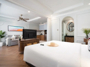 Pavillon Boutique Hotel & Apartment Nha Trang