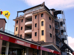Planet Hotel