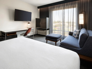 Courtyard by Marriott Fresno Clovis
