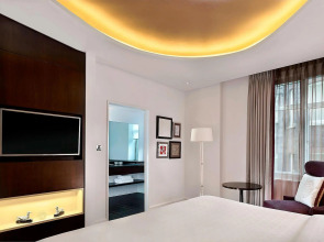 Top High Airport Link Hotel