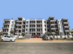 OYO 23562 Home Blissful 3BHK Nela Talaab