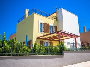 Villa Yellow