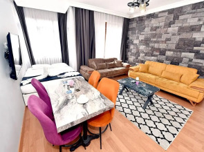 Royal Garden Suite Hotel