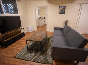 The Hilo Cottage