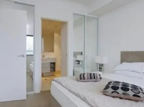 Frankly Francis - Exquisite Executive Apartment