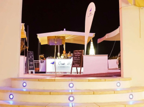 Bue Marino Hotel & Rooftop Bar