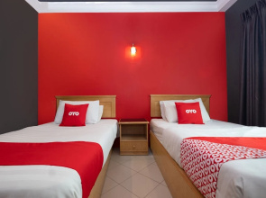 V Hotel by OYO