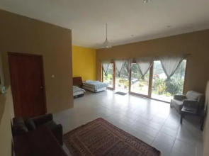 Villa Eco Resort Puncak, Mountain View,Private Pool,and Kitchen