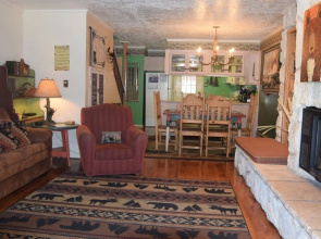 Claim_jumper_townhouse_20