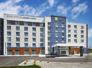 Holiday Inn Express & Suites Windsor East – Lakeshore, by IHG
