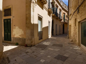 3936 Corte dei Falconi by Barbarhouse