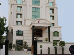 India Awadh Hotel