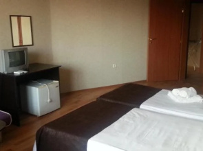 Hristovi Apartments & Studios