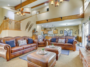 Family-friendly Home w/ Hot Tub in Big Bear!