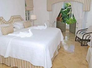 Emerald Beach 4 - Villa Plumbago