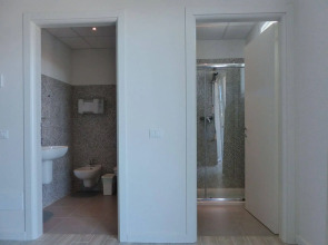 Meet Gardalake Hostel