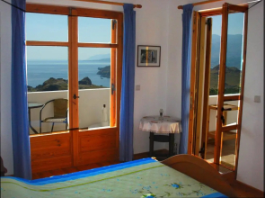 Venus Hill Studio with private pool by the sea