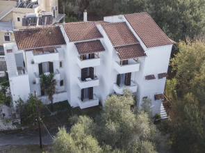 Corfu Room Apartments, in a Very Piecefull and Full of Trees Area