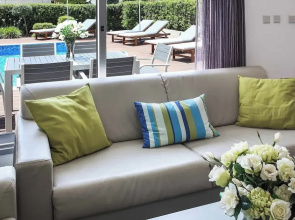 Villa Periwinkle