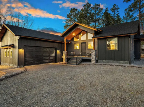 3BR Home w/ Lake Views, Outdoor Living Area & BBQ