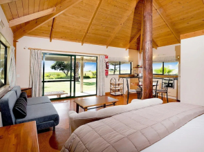 Slipper Island Resorts