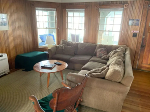 Cozy Cottage by the Sea