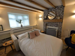 Beautiful House and Elevated Garden In Bridgnorth