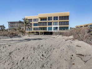 Luxury Sanibel Condo w/ Ocean View: Steps to Beach