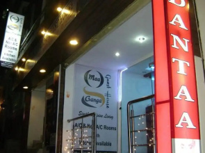 BlueStays Hostel