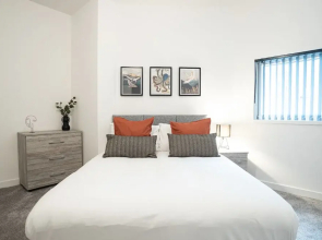 Luxe Apts PBoro Parking-Gym-Cinema