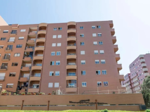 House and People - Artur Bivar