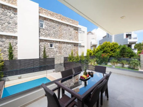 Ixia Breeze 2 Villa 3 Bedroom En-suite Pool