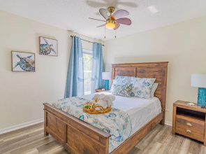 Themed 7 Bedroom Villa, 12 Min to Disney, Resort Access