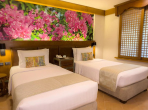 Costabella Tropical Beach Hotel