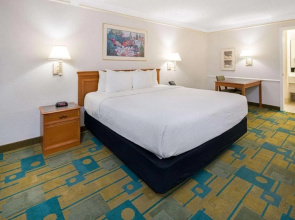 Days Inn By Wyndham San Diego Vista