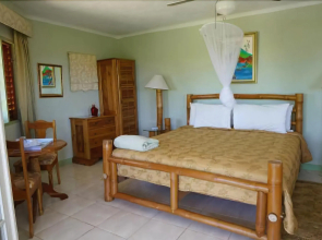 Pimento Lodge