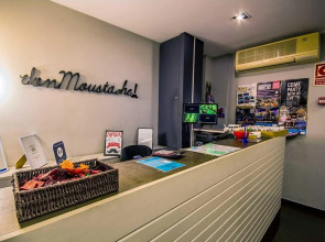 Don Moustache Hostel