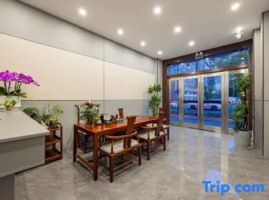 Ningbo Boman Hotel (Beilun Honglian Subway Station)