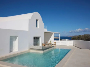 Omna Caldera Suites