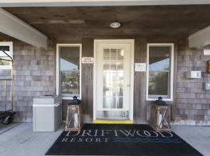 Driftwood Resort
