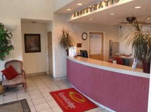 Econo Lodge West - Coors Blvd