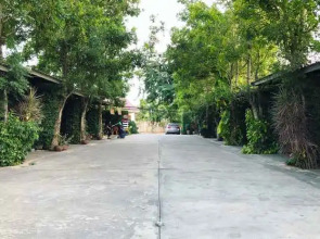 Deluxe Resort